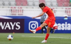 杏彩体育-世俱杯用鞋科技进化史：从钉鞋到智能足球鞋